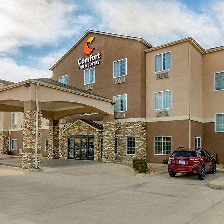 Comfort Inn & Suites Near Bethel College Newton Exterior photo